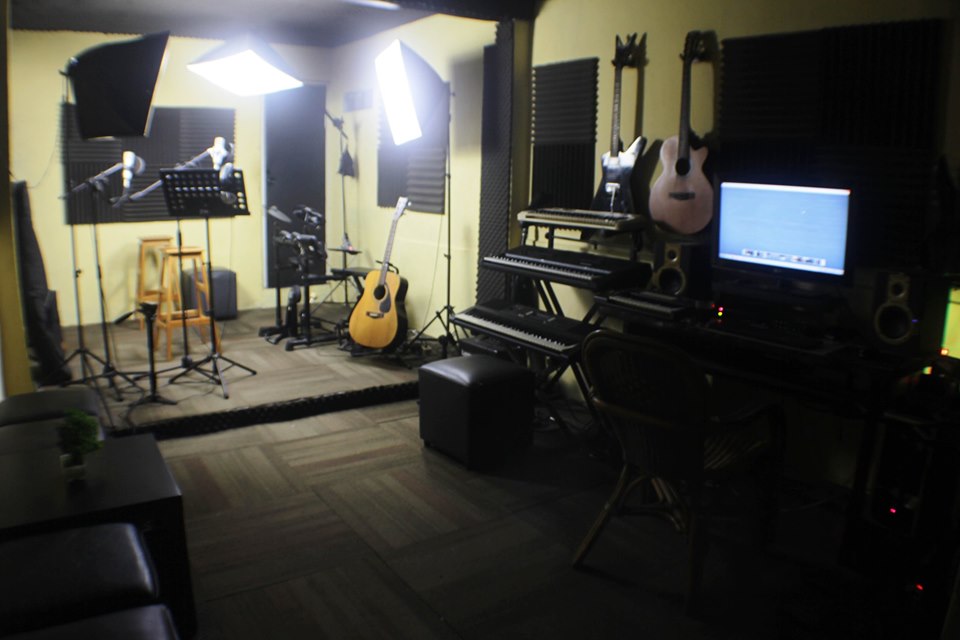 www.arisitem.com - Studio Recording Cirebon, Studio Multimedia Cirebon